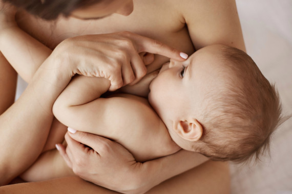Κορονοϊός | Τα αντισώματα από το εμβόλιο περνούν στο μητρικό γάλα