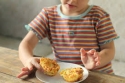 3 θρεπτικά συστατικά που πρέπει να περιέχει το πρωινό του παιδιού