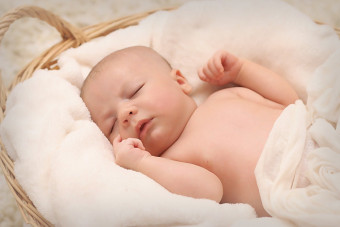 6 μύθοι για τον ύπνο των μωρών