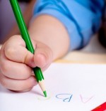 Γιατί είναι σημαντικό τα παιδιά να χρησιμοποιούν τακτικά χαρτί και μολύβι;