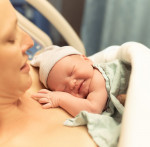 Γεννήθηκε το πρώτο μωρό με αντισώματα για την Covid-19