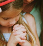 Tips για να καθίσουν φρόνιμα τα παιδιά σας στην εκκλησία