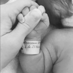 6 φωτογραφίες που πρέπει να βγάλετε την πρώτη μέρα της ζωής του μωρού σας