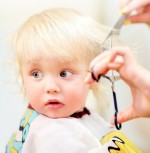 Tips για να κάνετε το κούρεμα μια λιγότερο δυσάρεστη εμπειρία για το παιδί σας