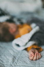 Πώς θα καταφέρετε να ξυπνήσετε το παιδί σας το πρωί