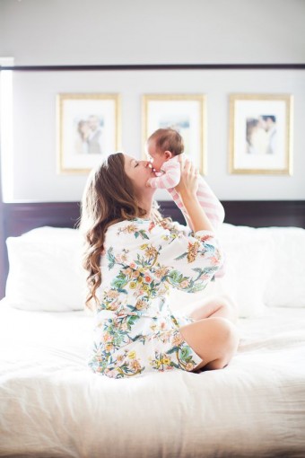 10 τρόποι να φτιάξετε τη μέρα μιας νέας μαμάς