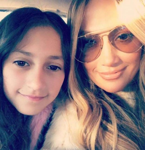 Δείτε τη Jennifer Lopez μαζί με την κόρη της επί σκηνής