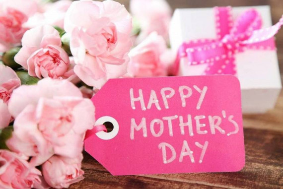 Γιορτή της Μητέρας| Τα τρυφερά μηνύματα των «επώνυμων» Ελληνίδων μαμάδων!