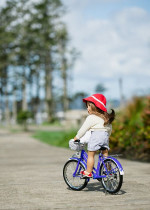 Πώς θα μάθετε στο παιδί να κάνει ποδήλατο