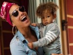 Η Alicia Keys θα παρουσιάσει τα Grammys -και οι γιοι της δεν θα μπορούσαν να νοιάζονται λιγότερο...