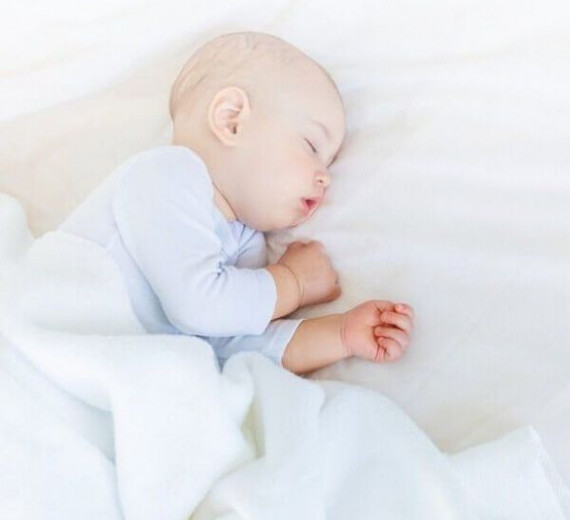 Το μωρό έχει κάνει τη μέρα νύχτα; Πώς να του αλλάξετε το πρόγραμμα