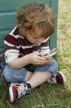 Πώς να μεγαλώσετε τα παιδιά σας χωρίς να πάθουν εμμονή με την τεχνολογία...