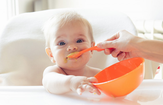 10 πολύ θρεπτικές επιλογές για όταν το παιδί αρχίζει τις στερεές τροφές