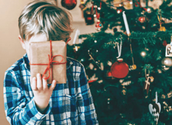 Τα (μοναδικά) 4 είδη δώρων που πρέπει να πάρουμε στα παιδιά